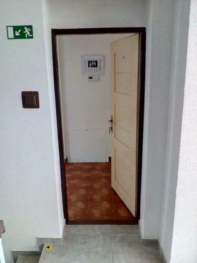 奥拉夫斯基波扎莫克 Urban Center酒店 外观 照片